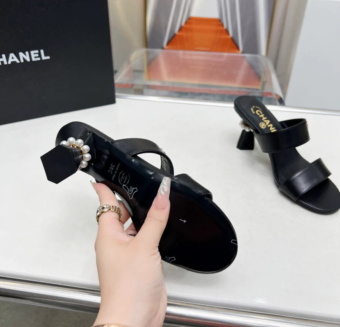 Open heels with pearls and gold details