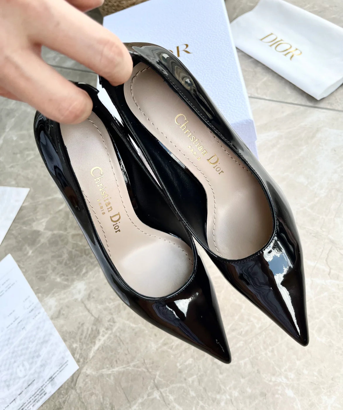 Black pointed heels with pearl