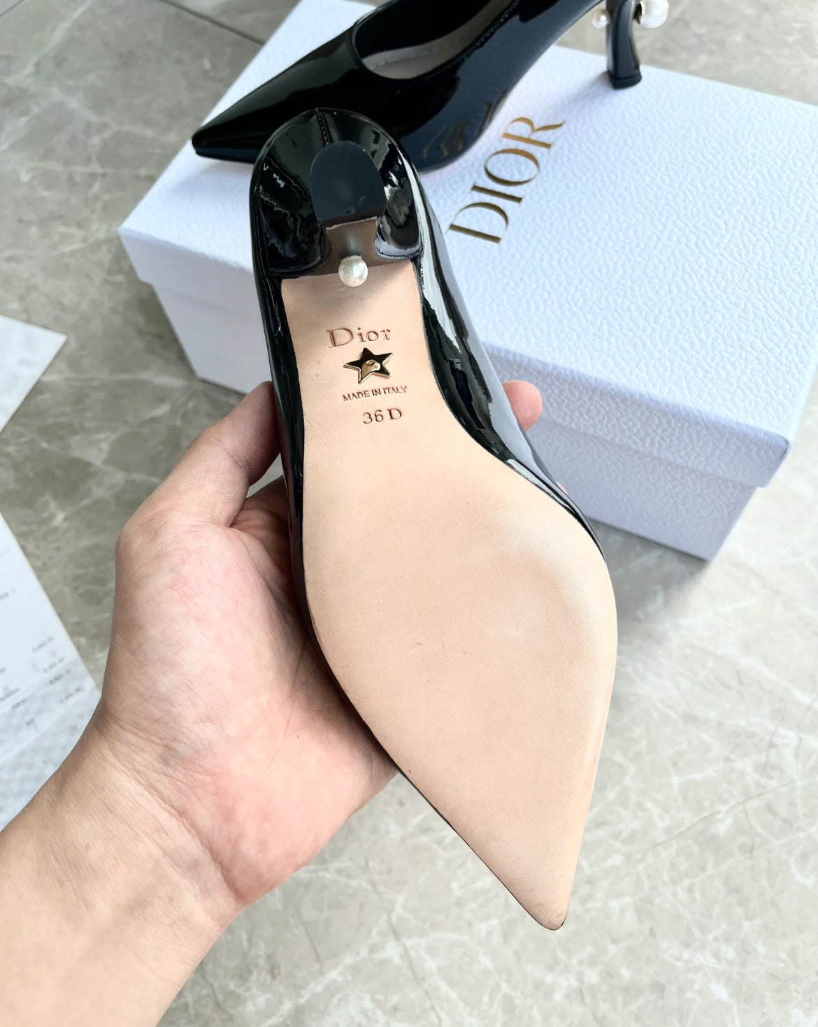 Black pointed heels with pearl