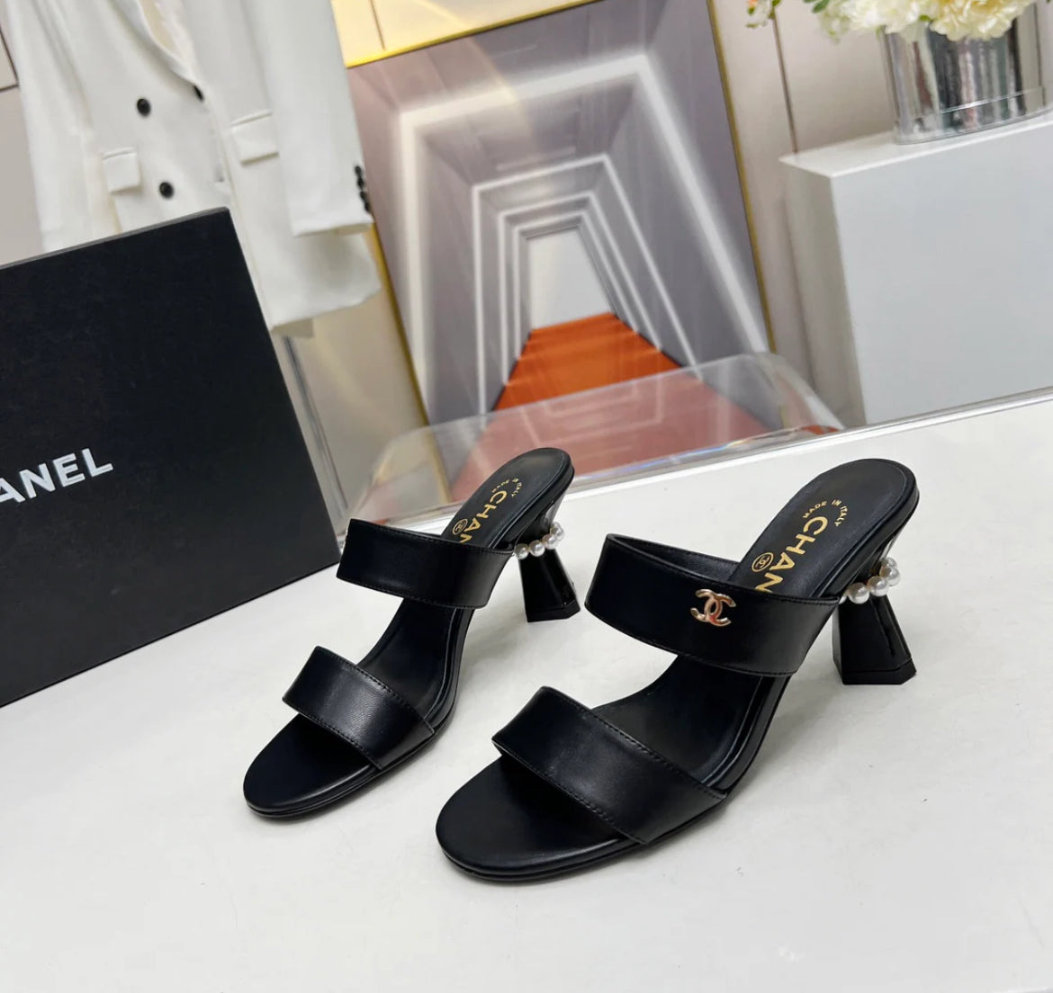 Open heels with pearls and gold details