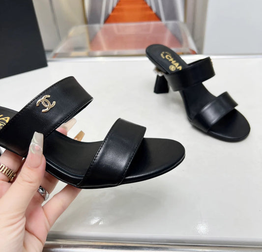 Open heels with pearls and gold details