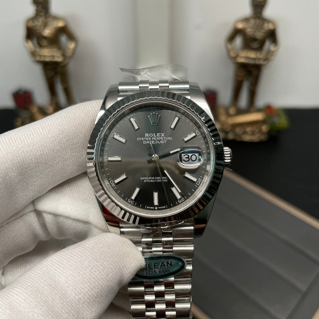 Grey sphere watch old money style